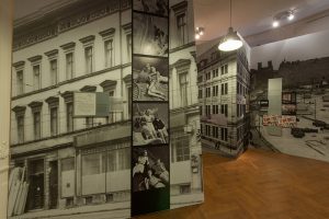 Buildings of the clothing store and fashion advertising photos from the Nazi era